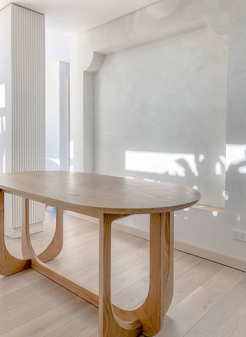 Styling Your Space with an Oval Solid Wood Dining Table